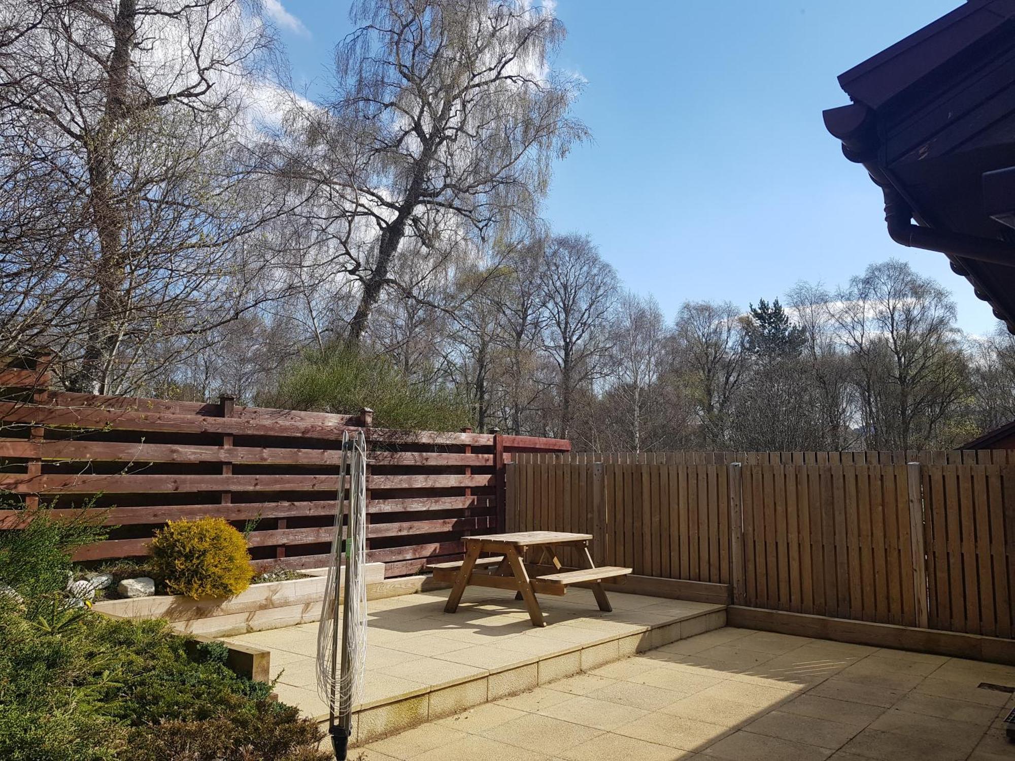 Orange Squirrel Lodge Aviemore Exterior photo